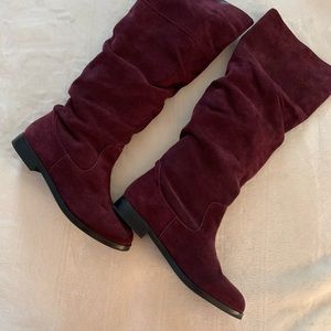 🍷Beautiful Wine Slouchy Suede Boots!